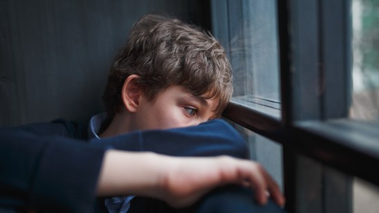 niño triste