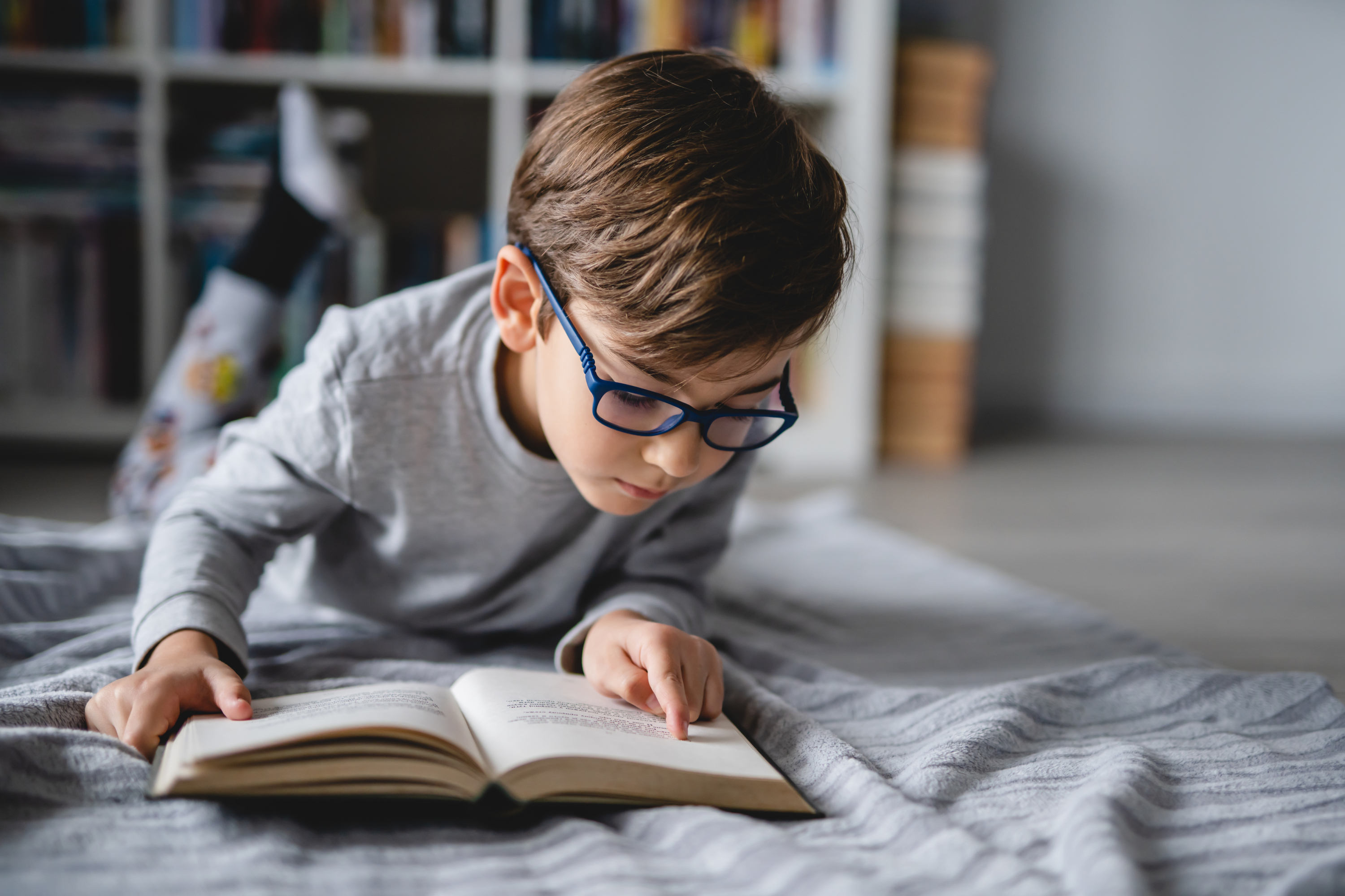 niño leyendo