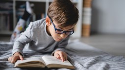 niño leyendo