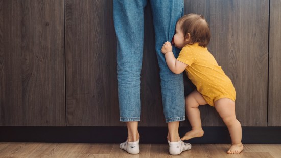 niño con madre