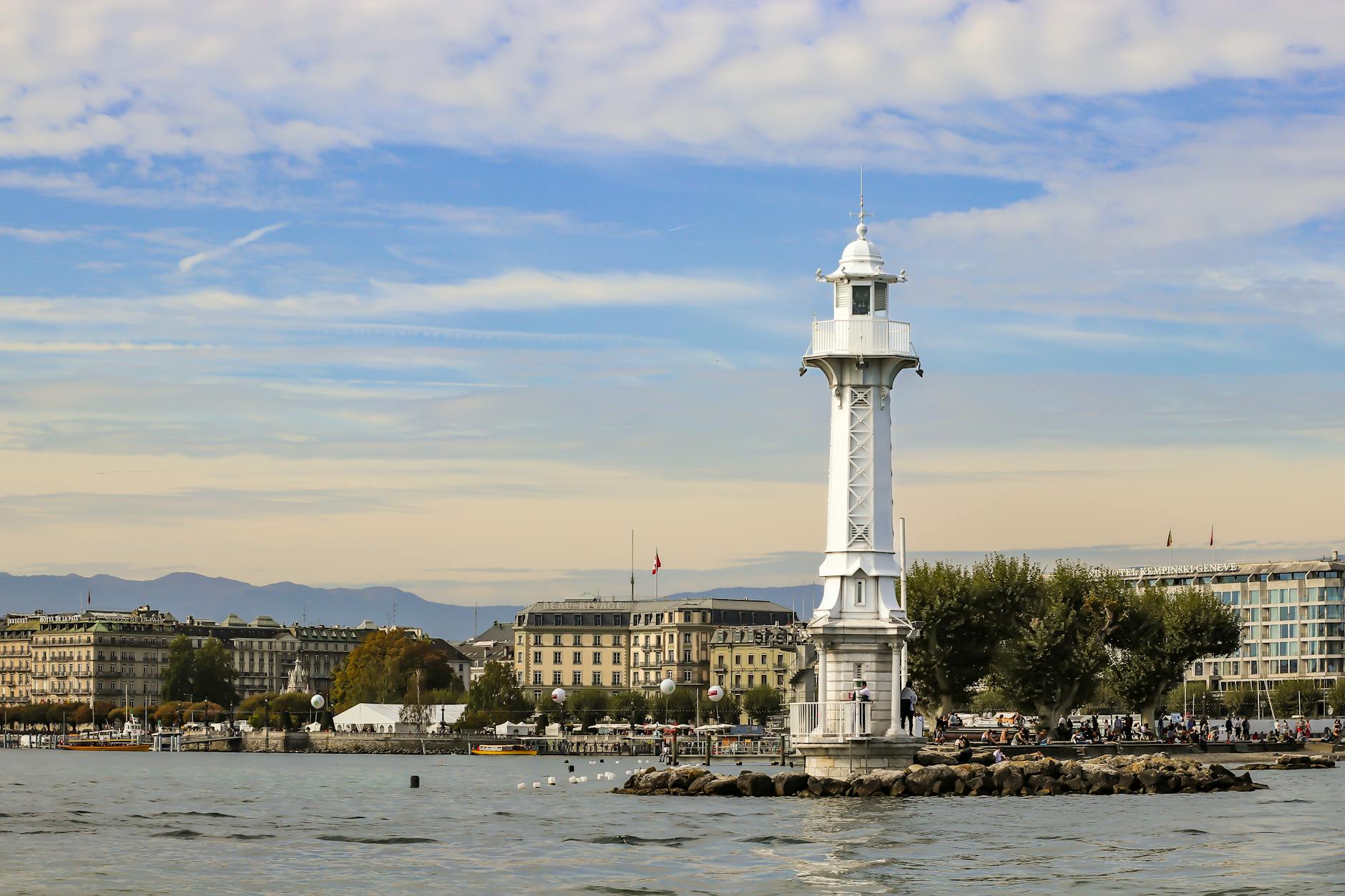 lighthouse in geneva