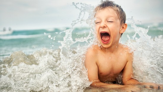 niño gritando