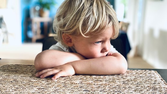 niño triste