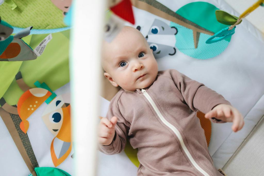 Nombres de niños basados en colores: los tonos que inspiran ideas originales y vibrantes