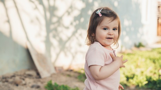 niña pensando