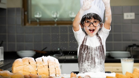 Niño cocinando