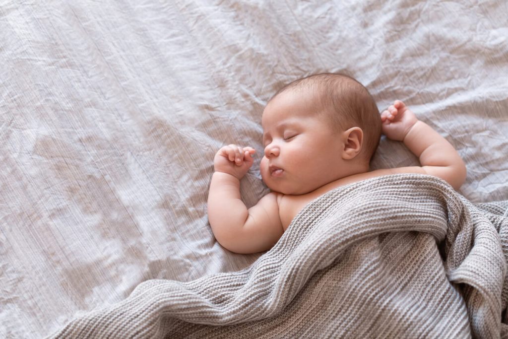 Significado del nombre Carlos: origen e historia - Nombres de niño