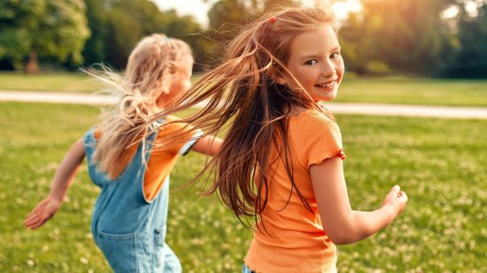 Significado del nombre Laura: origen e historia - Nombres de niña