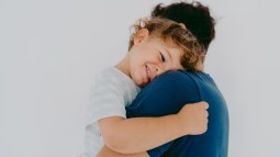 abrazo niño