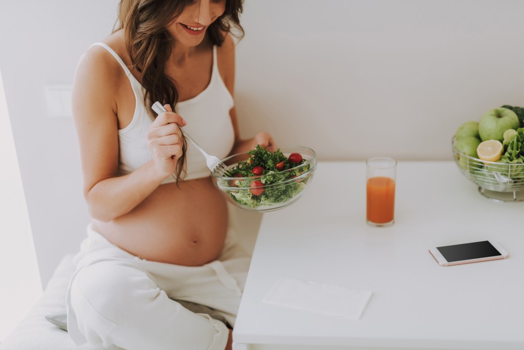 Aumento de peso fetal: claves para un desarrollo saludable del bebé según un pediatra