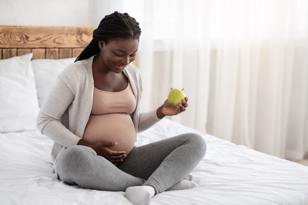 Aumento de peso fetal: claves para un desarrollo saludable del bebé según un pediatra
