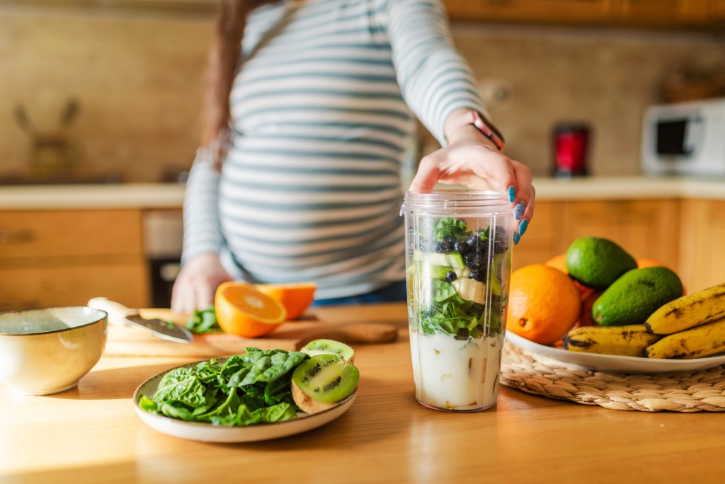 Aumento de peso fetal: claves para un desarrollo saludable del bebé según un pediatra