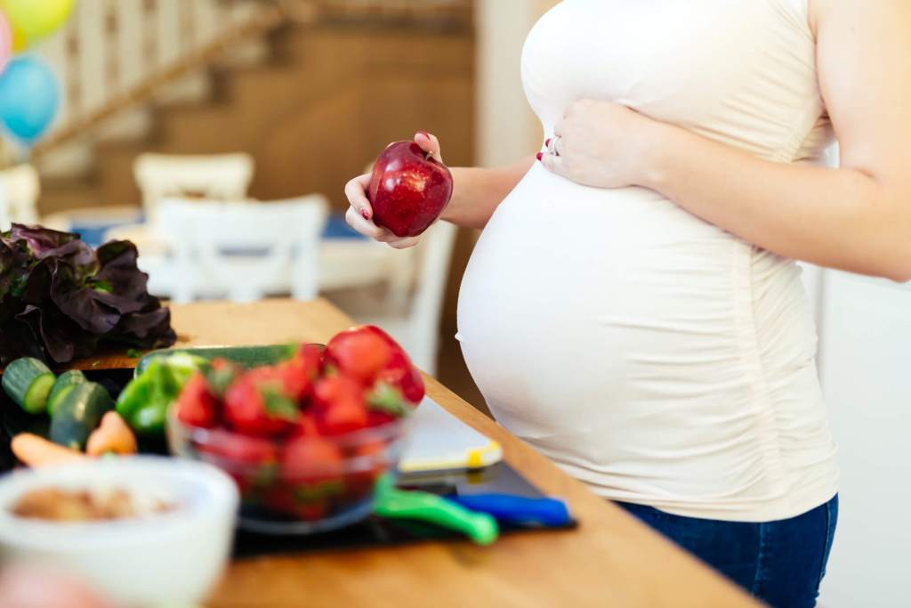 Aumento de peso fetal: claves para un desarrollo saludable del bebé según un pediatra