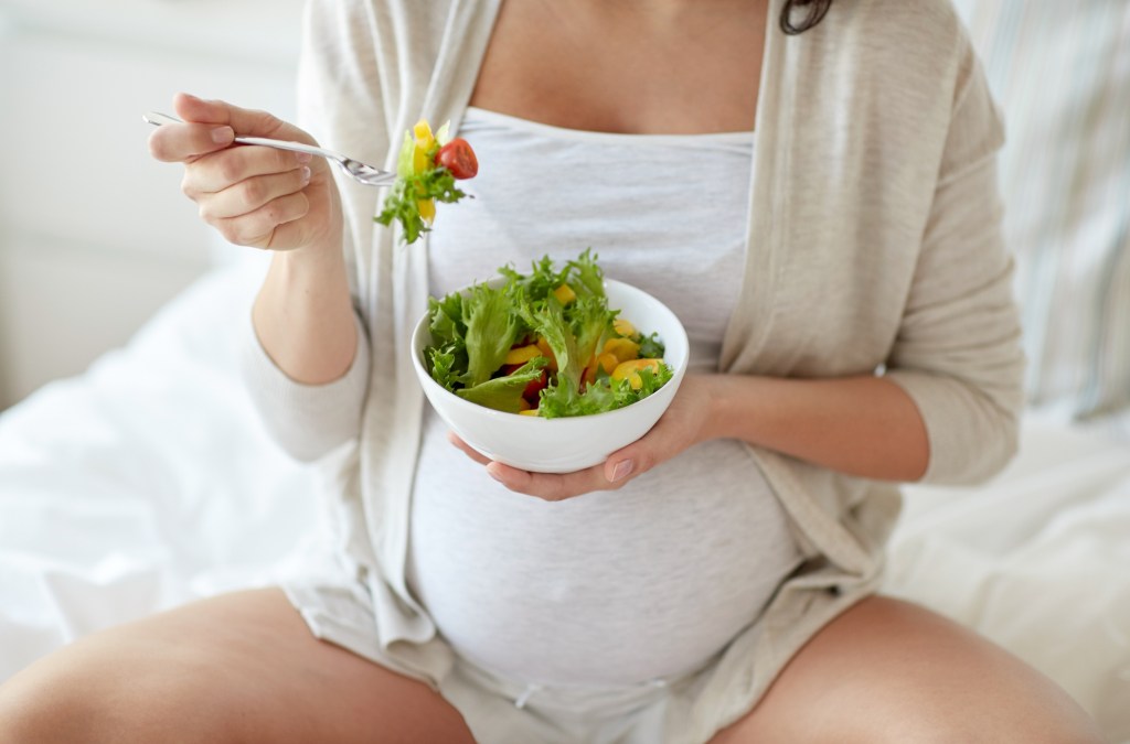 Aumento de peso fetal: claves para un desarrollo saludable del bebé según un pediatra