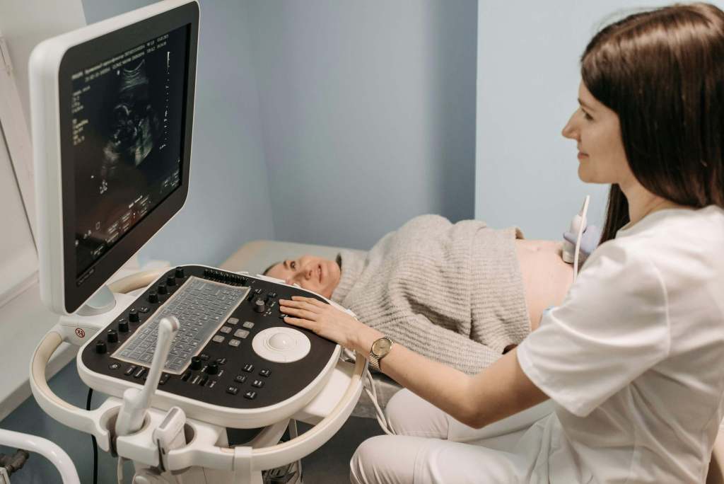 Frecuencia cardíaca fetal: guía completa para padres primerizos - Pexels