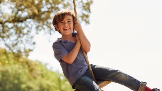 El secreto sueco para criar niños felices que puedes aplicar con estos tres consejos