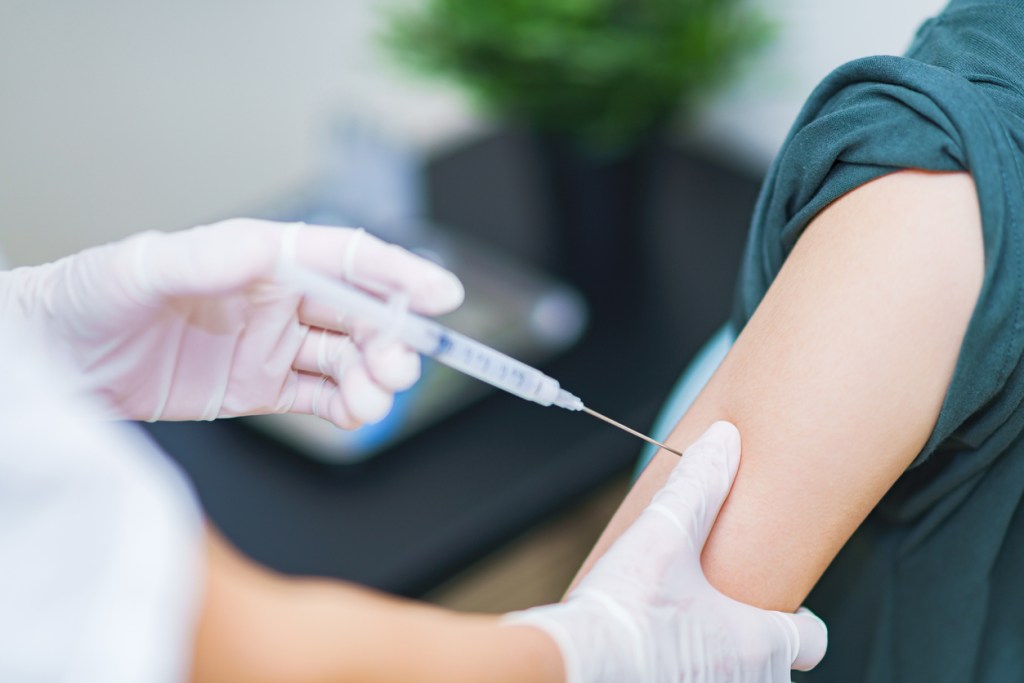Arranca la campaña de vacunación contra la gripe y el VRS