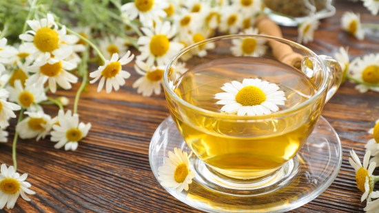 Guía completa sobre la infusión de manzanilla para bebés: consejos y precauciones - Fuente: Freepik