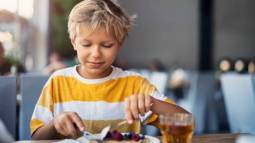 La idea de comedores escolares gratuitos y universales es posible, según un experto en nutrición