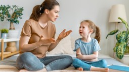 Cómo enseñar a mi hijo a no pegar