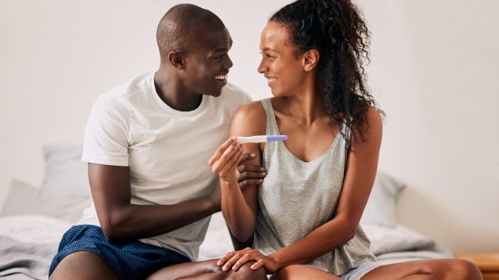 pareja test de embarazo