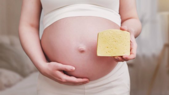 Los quesos seguros en el embarazo según una nutricionista