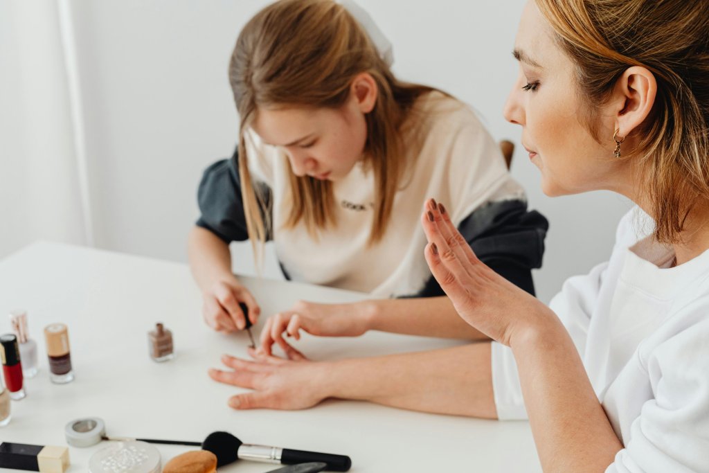 Pintarse las uñas en el embarazo: ¿es recomendable?