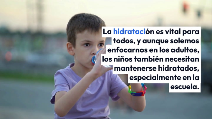 ¿El agua con gas (carbonatada) es adecuada para los niños?