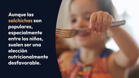 Que tu hijo cene salchichas no es ninguna buena idea por estos motivos