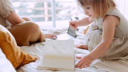 Niña dibujando