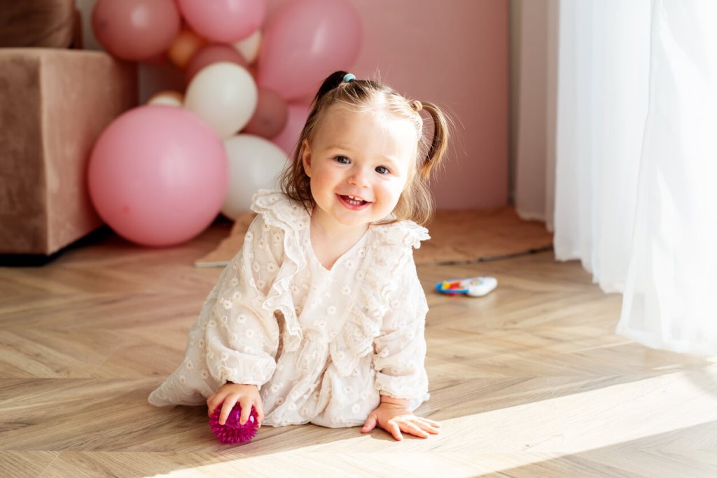Guía rápida con más de 600 nombres para niña - Fuente: iStock