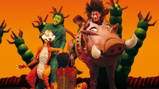 Timón y Pumba en el musical de El Rey León