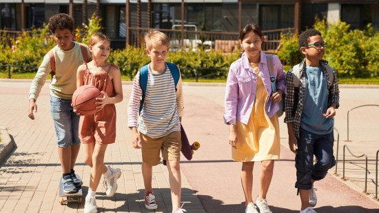 niños en el colegio