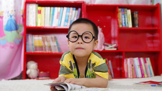 niño leyendo