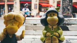 escultura de Mafalda en Buenos Aires