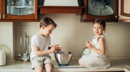 Niños en la cocina