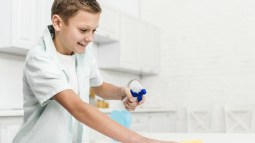 Tabla de tareas del hogar para los niños según la edad - Freepik