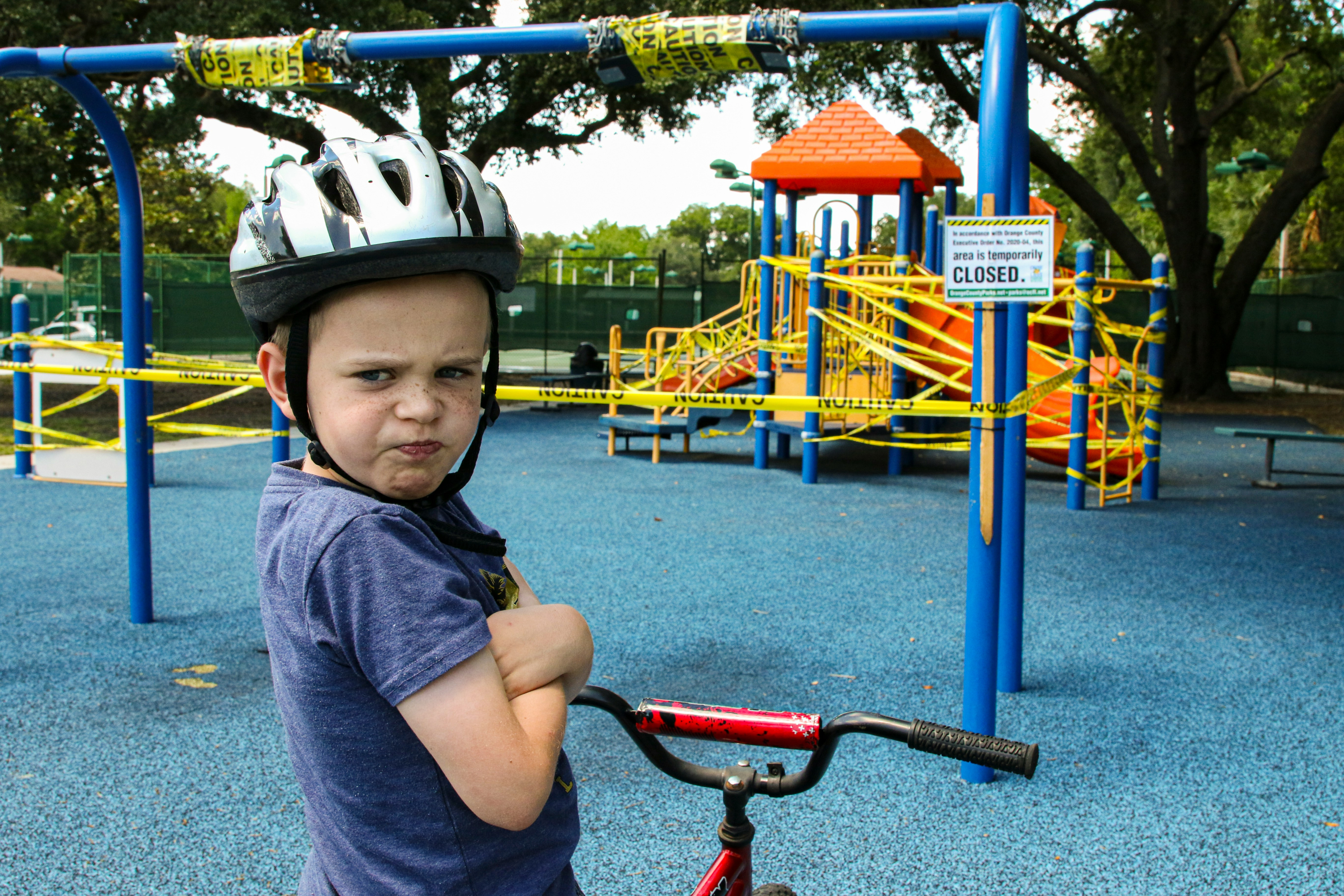 niño en el parque