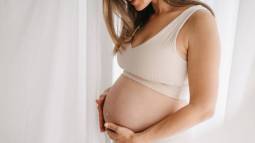 Preeclampsia y bebés con bajo peso se relacionan con dieta vegana, según un reciente estudio