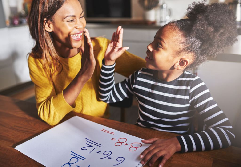 30 frases de agradecimiento y gratitud para enseñar a los niños a dar las gracias - Fuente: iStock