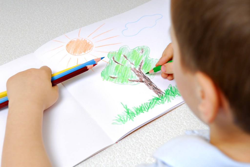Cómo el juego encontrar las diferencias potencia la creatividad y la atención de tus hijos - Fuente: iStock
