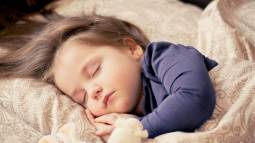 Niña durmiendo