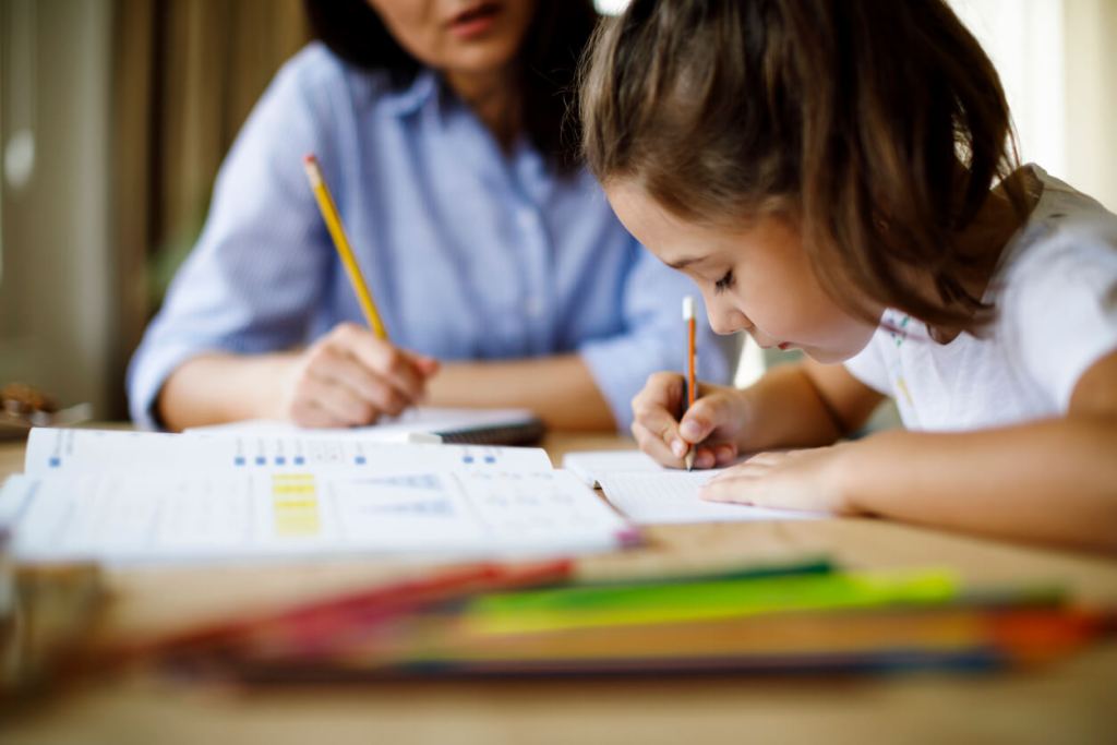 10 dictados cortos para niños de primero de primaria - Fuente: iStock