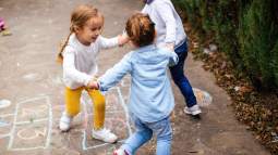 Niños jugando