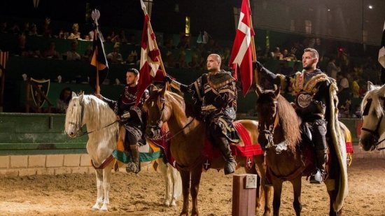 Cena-espectáculo medieval