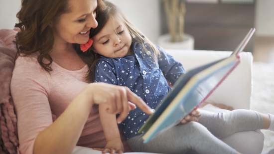 Leer cuentos a los niños