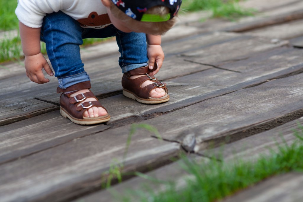Zapatos respetuosos para bebés de Decathlon: claves para elegir el calzado ideal para los primeros pasos de tu hijo