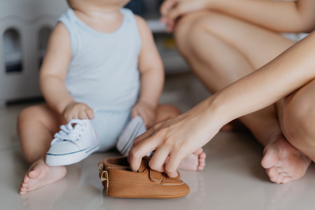 Zapatos respetuosos para bebés de Decathlon: claves para elegir el calzado ideal para los primeros pasos de tu hijo