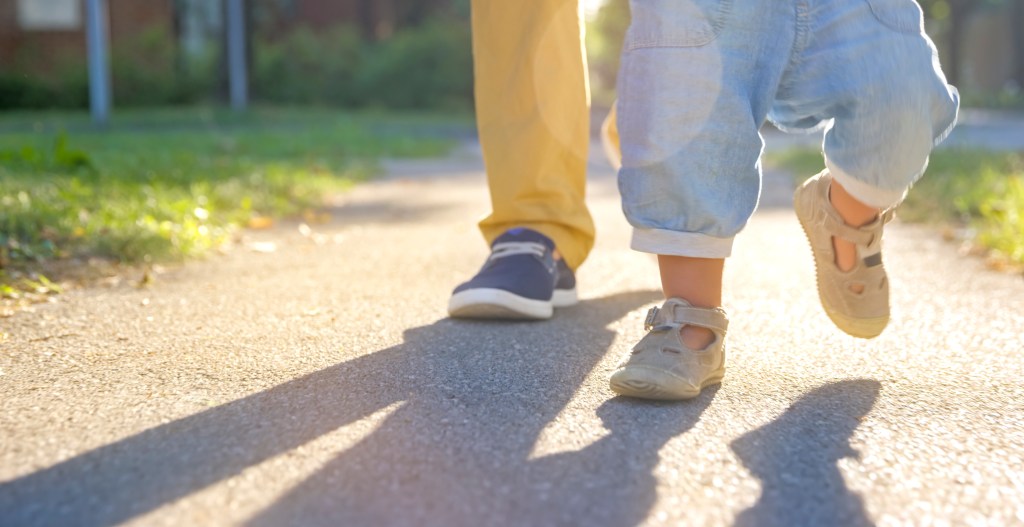 Zapatos respetuosos para bebés de Decathlon: claves para elegir el calzado ideal para los primeros pasos de tu hijo