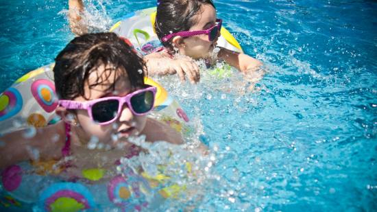20 hoteles con toboganes para niños en España